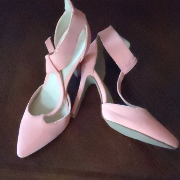 Never worn - Picture 3 of 4